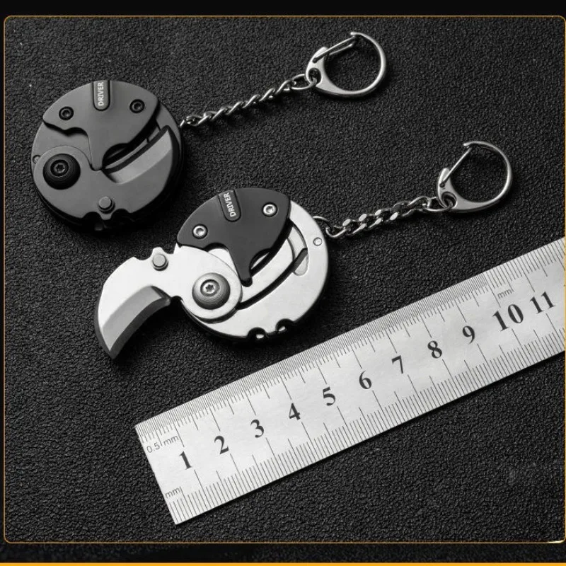 Multifunctional Hexagon Coin Outdoor EDC Tool Hexagon Folding Coin Knife Keychain Screwdriver Pocket Fold Mini coltello Gear Pee
Multifunctional Hexagon Coin Outdoor EDC Tool Hexagon Folding Coin Knife Keychain Screwdriver Pocket Fold Mini coltello Gear Pee