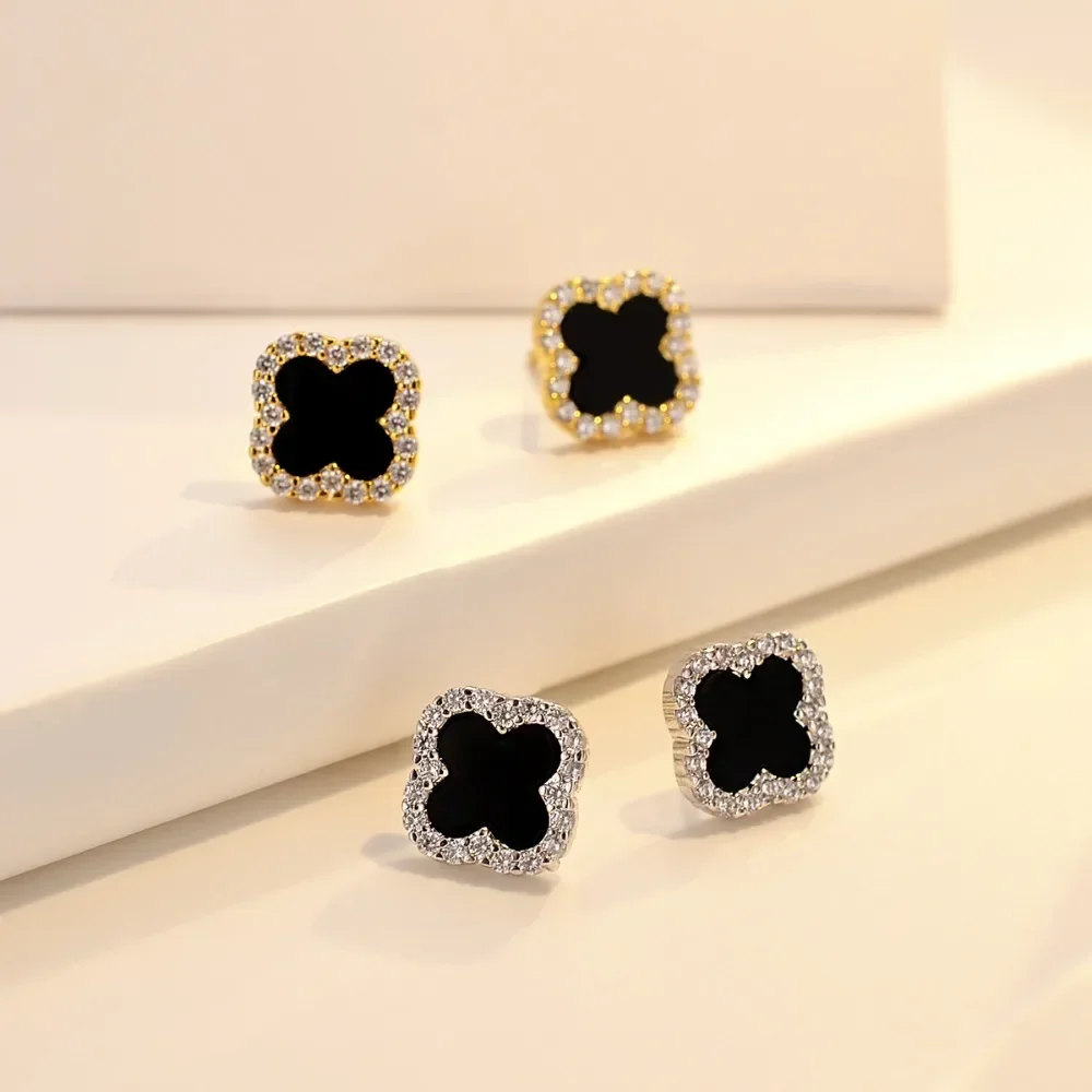 New Super Sparkling, Comfortable and Cute Clover Women's Travel Commemorative Earrings
New Super Sparkling, Comfortable and Cute Clover Women's Travel Commemorative Earrings