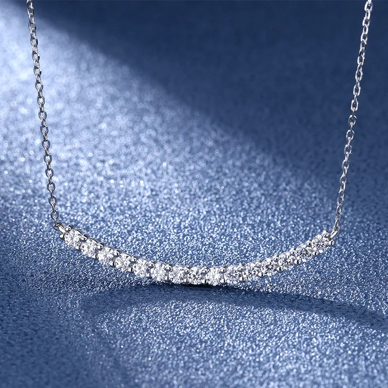 TKJ 925 Sterling Silver U Shaped Set Moissanite Diamond Pendant Necklace for Women Exquisite Jewellery Valentine's Day Gift
TKJ 925 Sterling Silver U Shaped Set Moissanite Diamond Pendant Necklace for Women Exquisite Jewellery Valentine's Day Gift