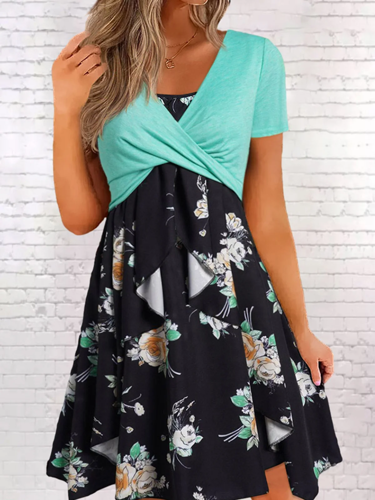2023 Summer Floral Twist Ruffled Fake Two-Piece Mini Dress Elegant Vintage Loose Unique Style Pullover Streetwear Women Skirt
2023 Summer Floral Twist Ruffled Fake Two-Piece Mini Dress Elegant Vintage Loose Unique Style Pullover Streetwear Women Skirt