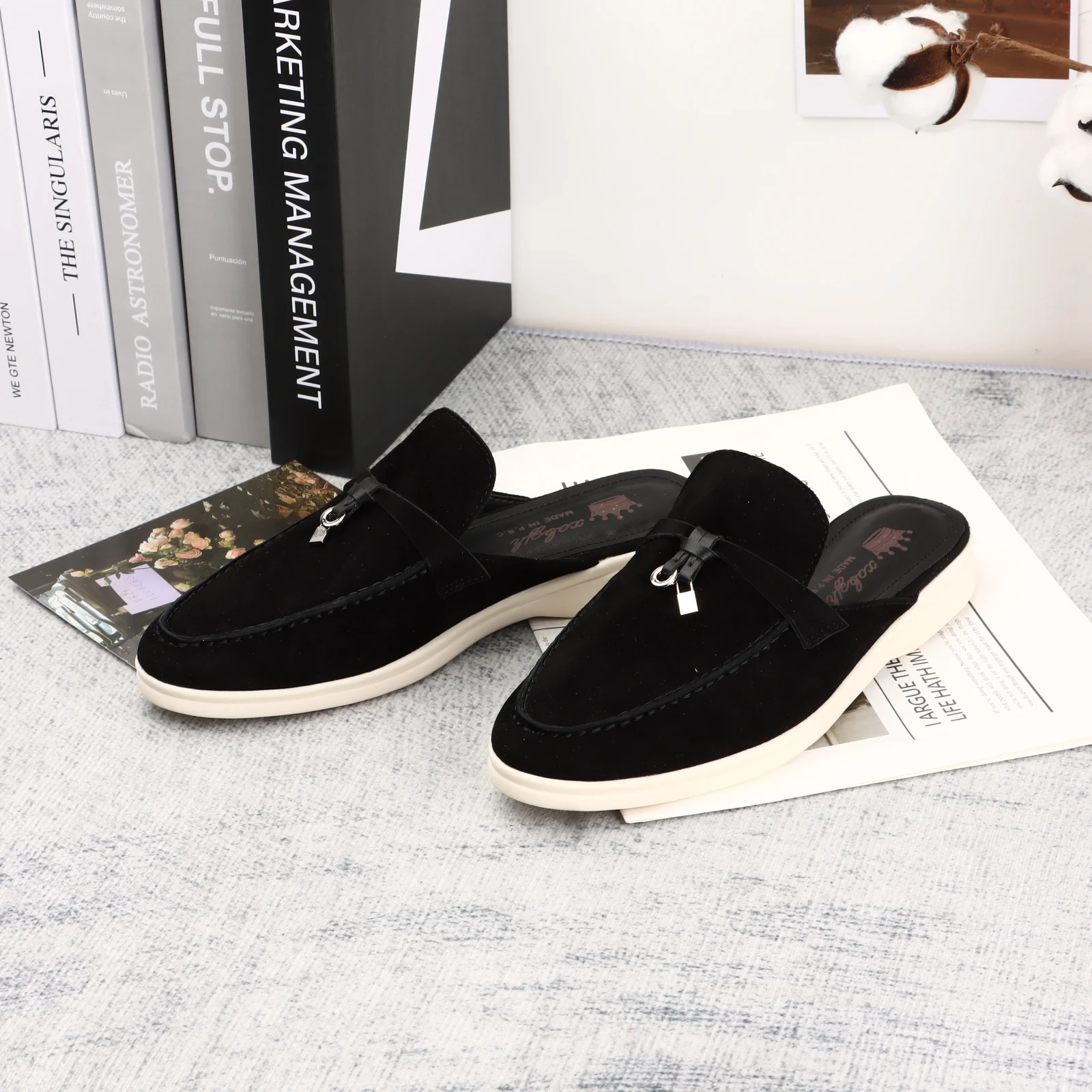 Suede Leather Moccasins For Men 2023 Summer Rubber Sole Walk Mules Women Comfortable Flat Loafers Casual Lazy Driving Men Shoes
Suede Leather Moccasins For Men 2023 Summer Rubber Sole Walk Mules Women Comfortable Flat Loafers Casual Lazy Driving Men Shoes