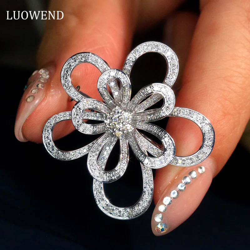 LUOWEND 18K White Gold Necklace Real Natural Diamonds 1.1carat Pendant Romantic Flower Shape Shiny Brooch for Women Party Fine
LUOWEND 18K White Gold Necklace Real Natural Diamonds 1.1carat Pendant Romantic Flower Shape Shiny Brooch for Women Party Fine