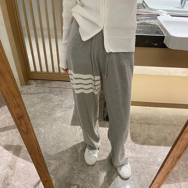 High Quality TB New Four-bar Wool Sports Pants Straight Pants for Men and Women In The Autumn and Winter of 2020
High Quality TB New Four-bar Wool Sports Pants Straight Pants for Men and Women In The Autumn and Winter of 2020