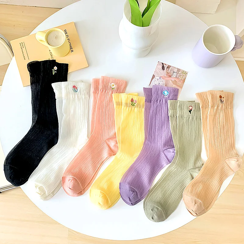 Cute Flower Socks Transparent Women Summer Thin Breathable Mesh Socks Embroidery Mid-Tube Crystal Glass Silk Socks Girls Hosiery
Cute Flower Socks Transparent Women Summer Thin Breathable Mesh Socks Embroidery Mid-Tube Crystal Glass Silk Socks Girls Hosiery