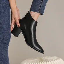 Concise Genuine Leather Women Ankle Boots 2022 Autumn Winter Back Zipper Thick Heels Pumps Party Basic Shoes Woman 
Concise Genuine Leather Women Ankle Boots 2022 Autumn Winter Back Zipper Thick Heels Pumps Party Basic Shoes Woman