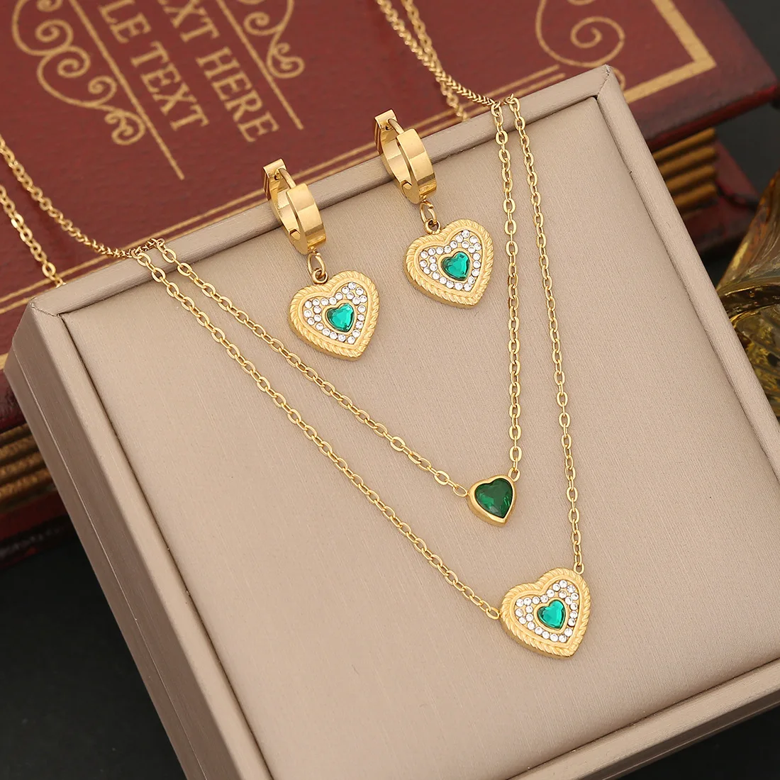 316L Stainless Steel Green Zircon Heart Pendant Necklace for Women Fashion 2-layer Neck Chain Holiday Jewelry Gift Wholesale
316L Stainless Steel Green Zircon Heart Pendant Necklace for Women Fashion 2-layer Neck Chain Holiday Jewelry Gift Wholesale