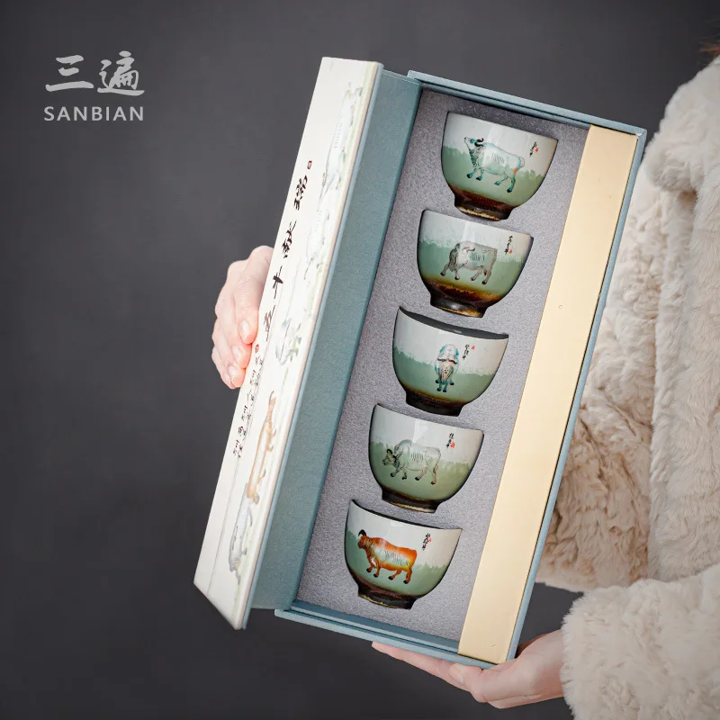 Три раза, пять крупнорогатого скота, благословение, чайная чашка, фарфоровый подставка, чайная чашка, одинарная чашка, чашка для мастера, Набор чашек
Три раза, пять крупнорогатого скота, благословение, чайная чашка, фарфоровый подставка, чайная чашка, одинарная чашка, чашка для мастера, Набор чашек