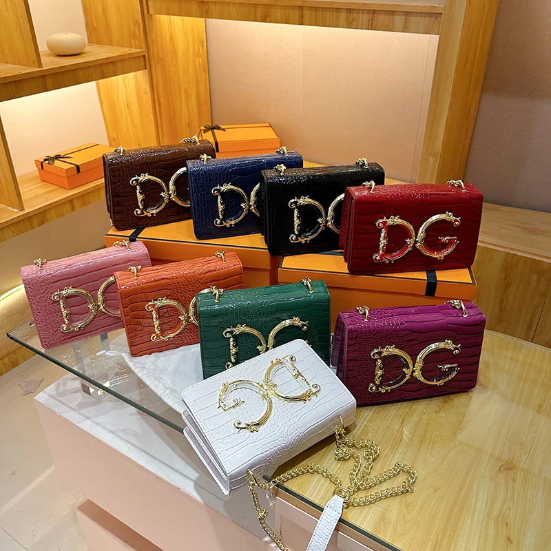 2023 New European and American Vintage Handbag Fashionable and Advanced Baroque Style Crossbody Shoulder Bag
2023 New European and American Vintage Handbag Fashionable and Advanced Baroque Style Crossbody Shoulder Bag