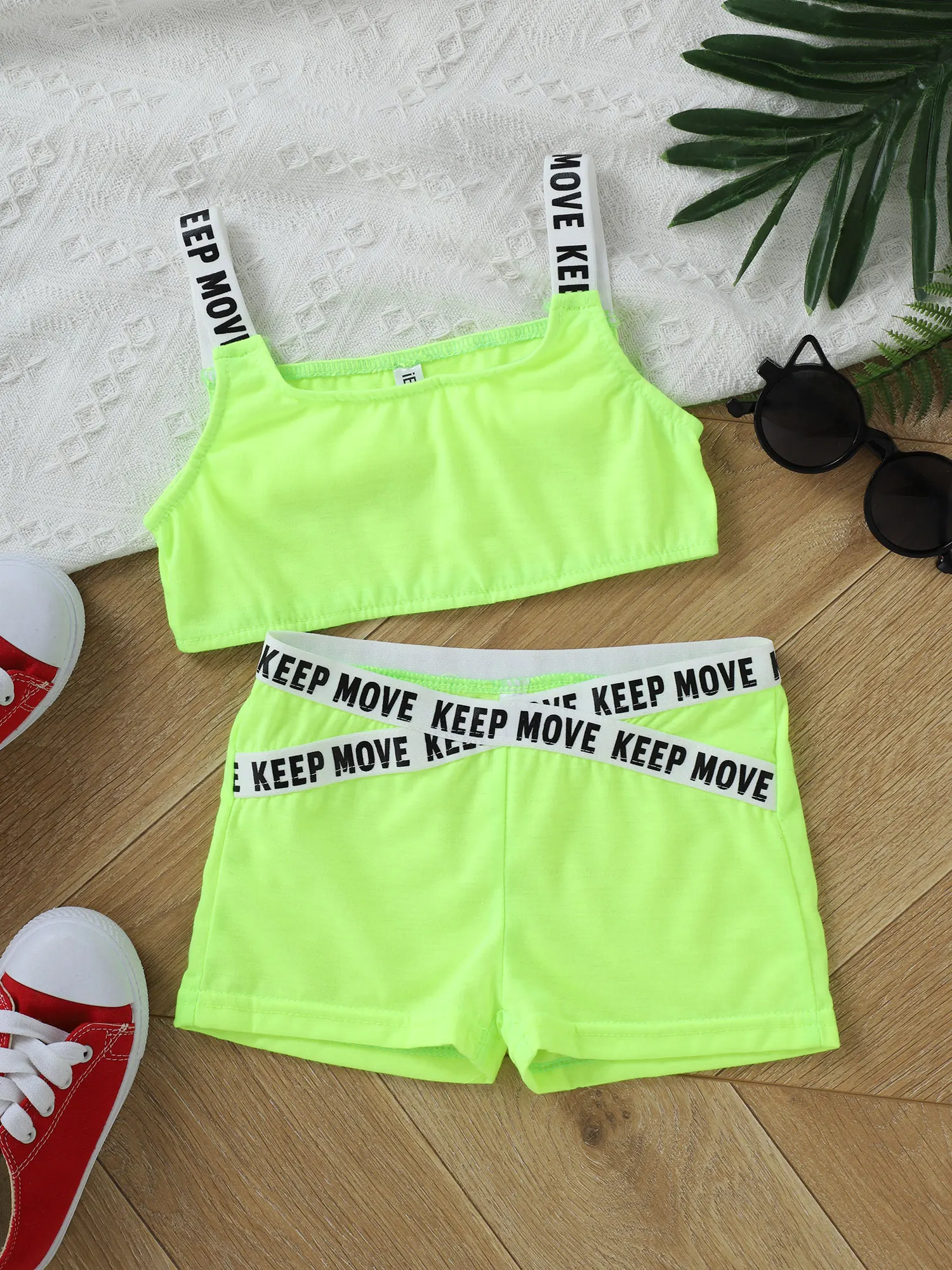 Kids Girls Gymnatics Swimsuit for Ballet Dancing Two-Piece Sports Outfits Letter Print Shoulder Straps Crop Top with Shorts
Kids Girls Gymnatics Swimsuit for Ballet Dancing Two-Piece Sports Outfits Letter Print Shoulder Straps Crop Top with Shorts
