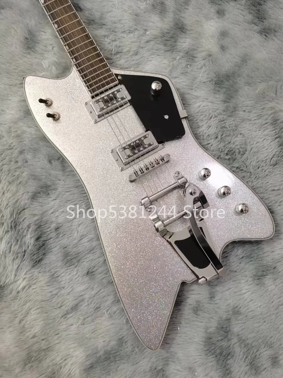 Free delivery, 6-string electric guitar, rosewood fingerboard, silver accessories
Free delivery, 6-string electric guitar, rosewood fingerboard, silver accessories