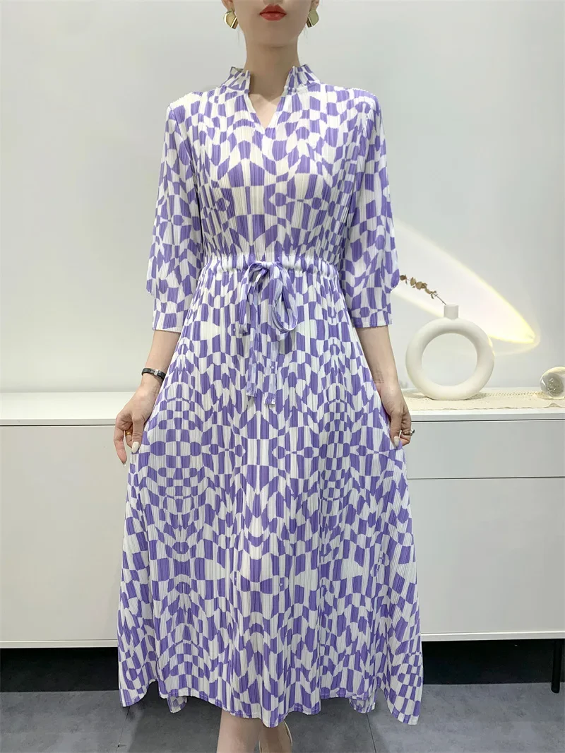 Miyake Style Dress Women Short-sleeved Elegant Temperament High-end V-neck Printed Pleated Long Skirt Large Size 2024 Summer New
Miyake Style Dress Women Short-sleeved Elegant Temperament High-end V-neck Printed Pleated Long Skirt Large Size 2024 Summer New