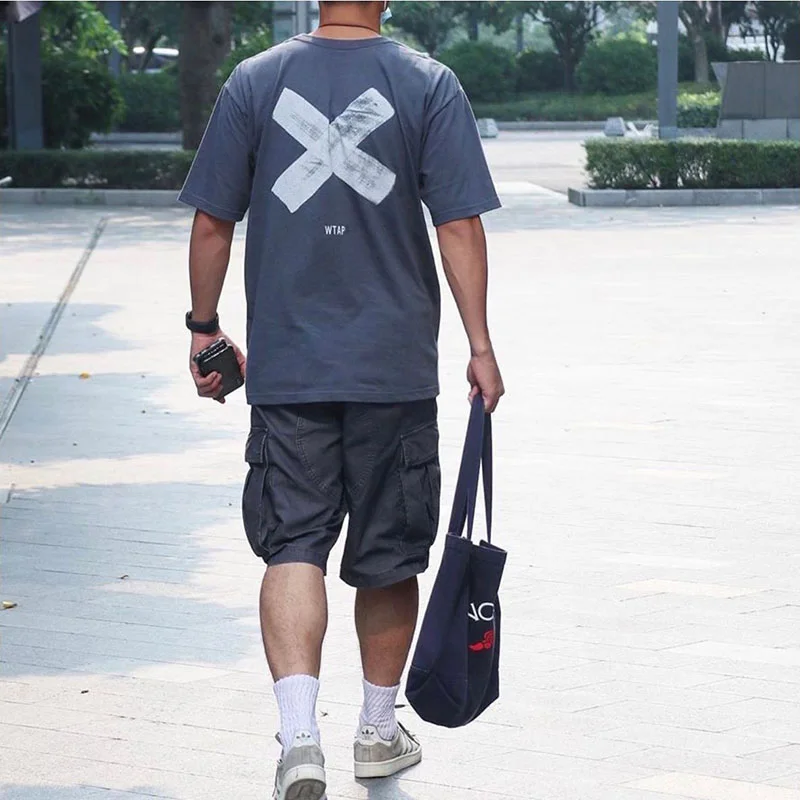 WTAPS Short Sleeved T-shirt 2023 Summer Japanese Style Casual Cotton Tee Cross Logo Print Loose Large Size Top For Men And Women
WTAPS Short Sleeved T-shirt 2023 Summer Japanese Style Casual Cotton Tee Cross Logo Print Loose Large Size Top For Men And Women