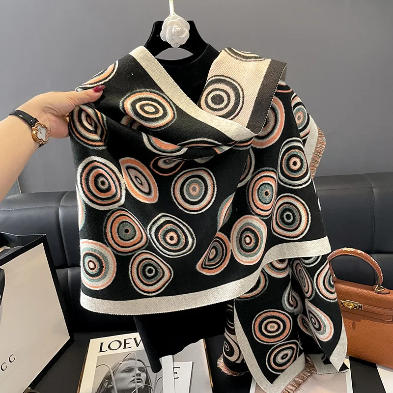 Fashion Scarf Women Luxury Embroidered Scarves 2024 Ladies Winter New Female Warm Versatile Wraps Bufanda Foulard Travel Poncho
Fashion Scarf Women Luxury Embroidered Scarves 2024 Ladies Winter New Female Warm Versatile Wraps Bufanda Foulard Travel Poncho