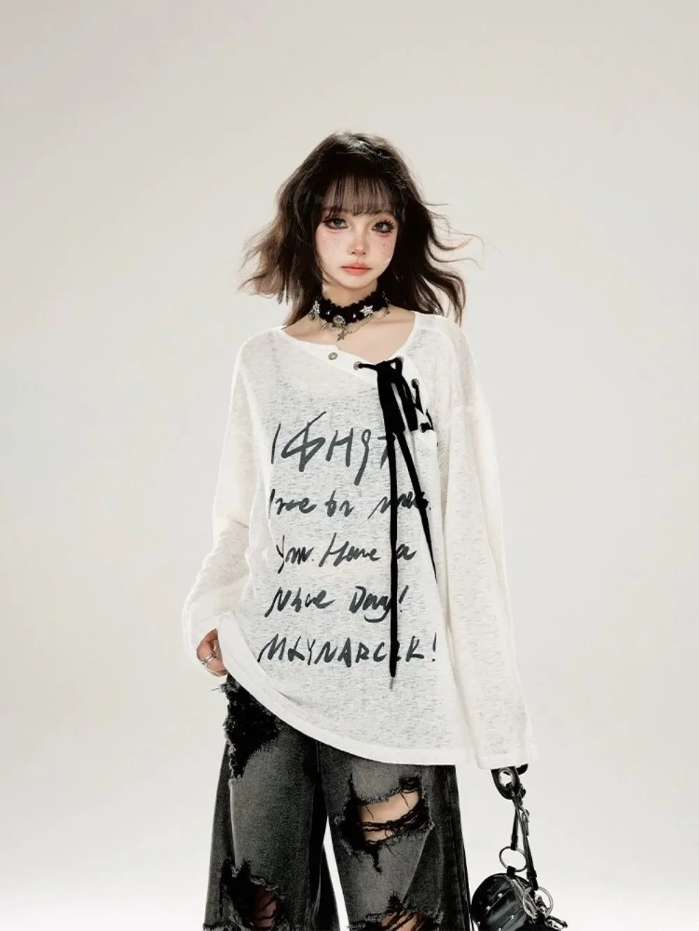 

Sunscreen thin white strapless straps letters printed long-sleeved loose T-shirt spicy girl lazy new design tops 2024