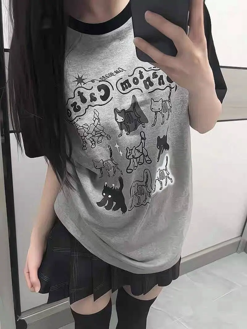 Summer pure cotton short-sleeved T-shirt for women retro graffiti print vintage trendy loose raglan splicing Hong Kong style top
Summer pure cotton short-sleeved T-shirt for women retro graffiti print vintage trendy loose raglan splicing Hong Kong style top
