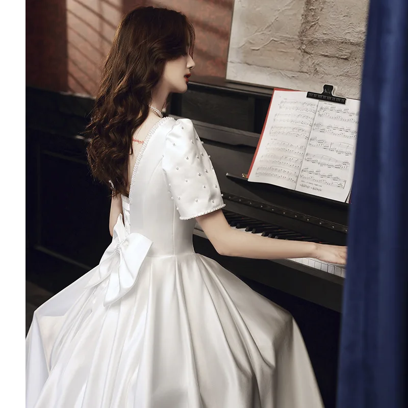 White Satin Wedding Dress Women V-neck Beaded Bow Applique Prom Gown Elegant Simple Backless A-line Pleated Evening Dresses
White Satin Wedding Dress Women V-neck Beaded Bow Applique Prom Gown Elegant Simple Backless A-line Pleated Evening Dresses