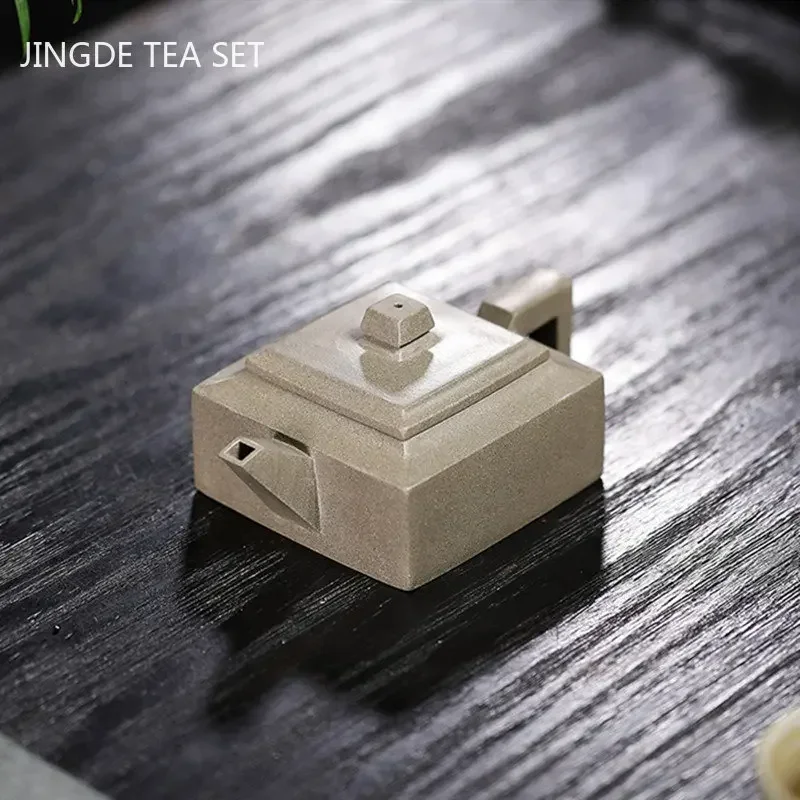 Raw Ore Section Mud Square Teapot Chinese Yixing Purple Clay Tea Pot Handmade Filter Beauty Kettle Boutique Zisha Tea Sets 150ml
Raw Ore Section Mud Square Teapot Chinese Yixing Purple Clay Tea Pot Handmade Filter Beauty Kettle Boutique Zisha Tea Sets 150ml