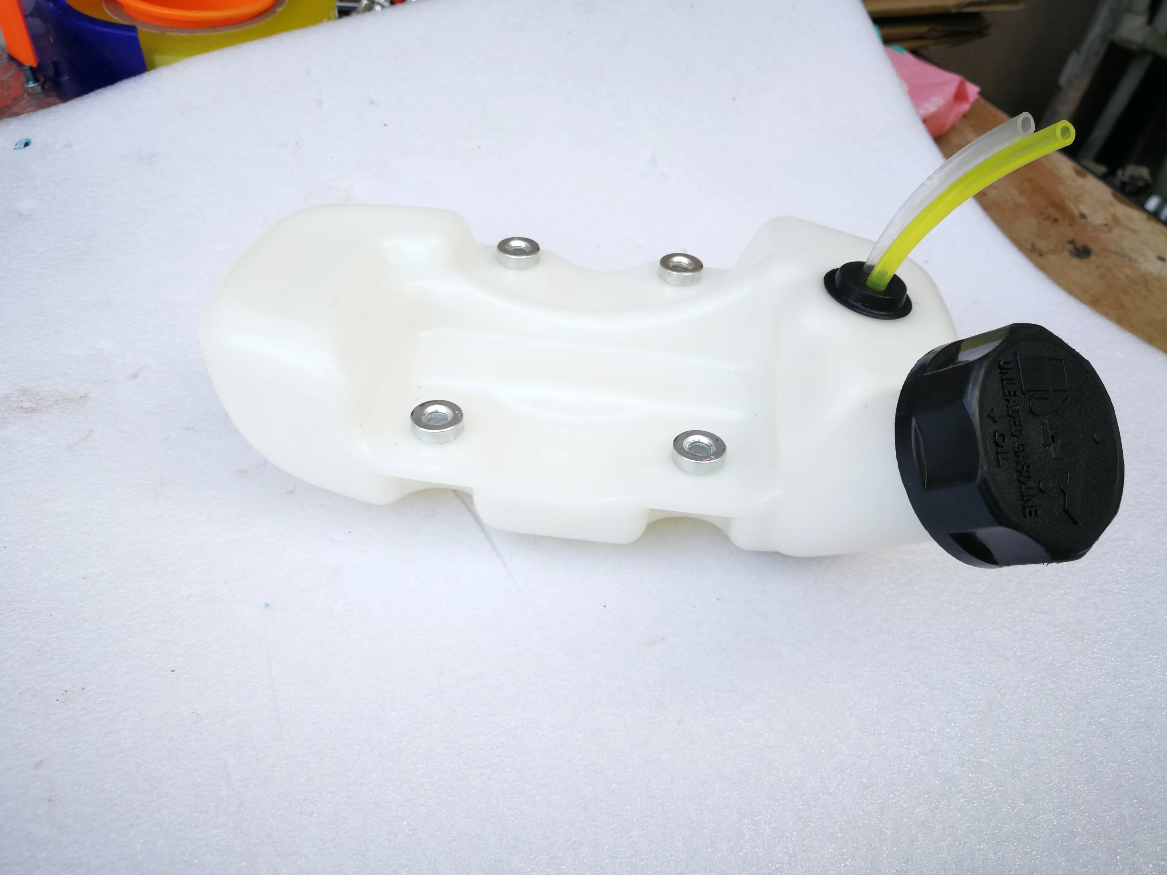 Gasoline Fuel Plastic Tank for Ochiai R8GA1-1200 1100 Double Tea Tree Trimmer Plucker Harvester Engine G4K G4LS Left Side
Gasoline Fuel Plastic Tank for Ochiai R8GA1-1200 1100 Double Tea Tree Trimmer Plucker Harvester Engine G4K G4LS Left Side