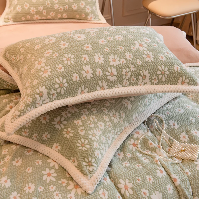 Winter thickened flannel pillowcases a pair of milk velvet coral velvet pillowcases single warm plus velvet pillowcase
Winter thickened flannel pillowcases a pair of milk velvet coral velvet pillowcases single warm plus velvet pillowcase