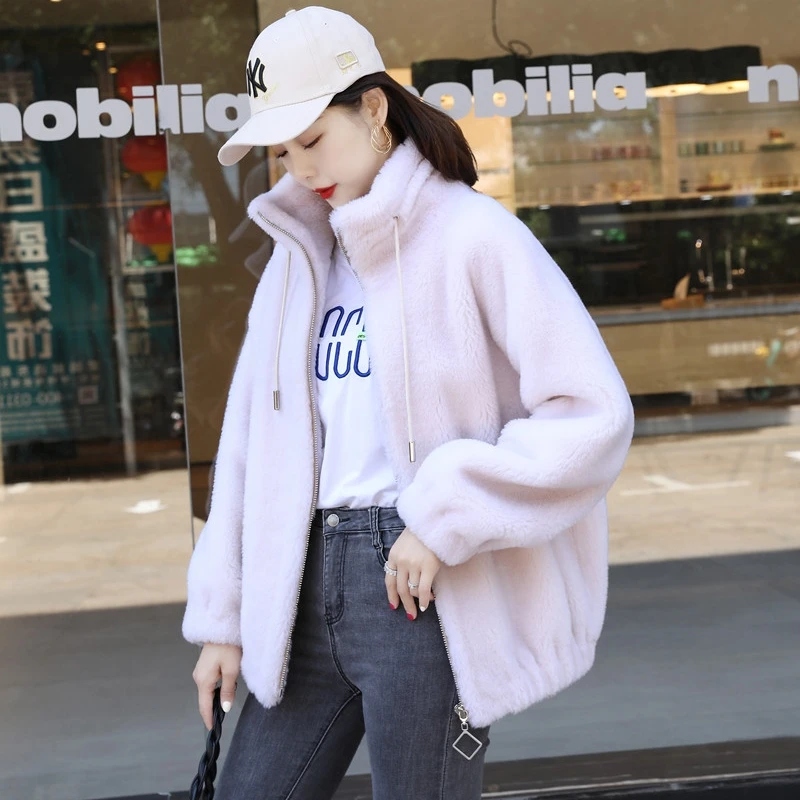 2023 Women Winter Fashion Sheep Shearing Loose Coats Female Genuine Lamb Fur Jackets Ladies Short Stand Collar Outerwear A446
2023 Women Winter Fashion Sheep Shearing Loose Coats Female Genuine Lamb Fur Jackets Ladies Short Stand Collar Outerwear A446
