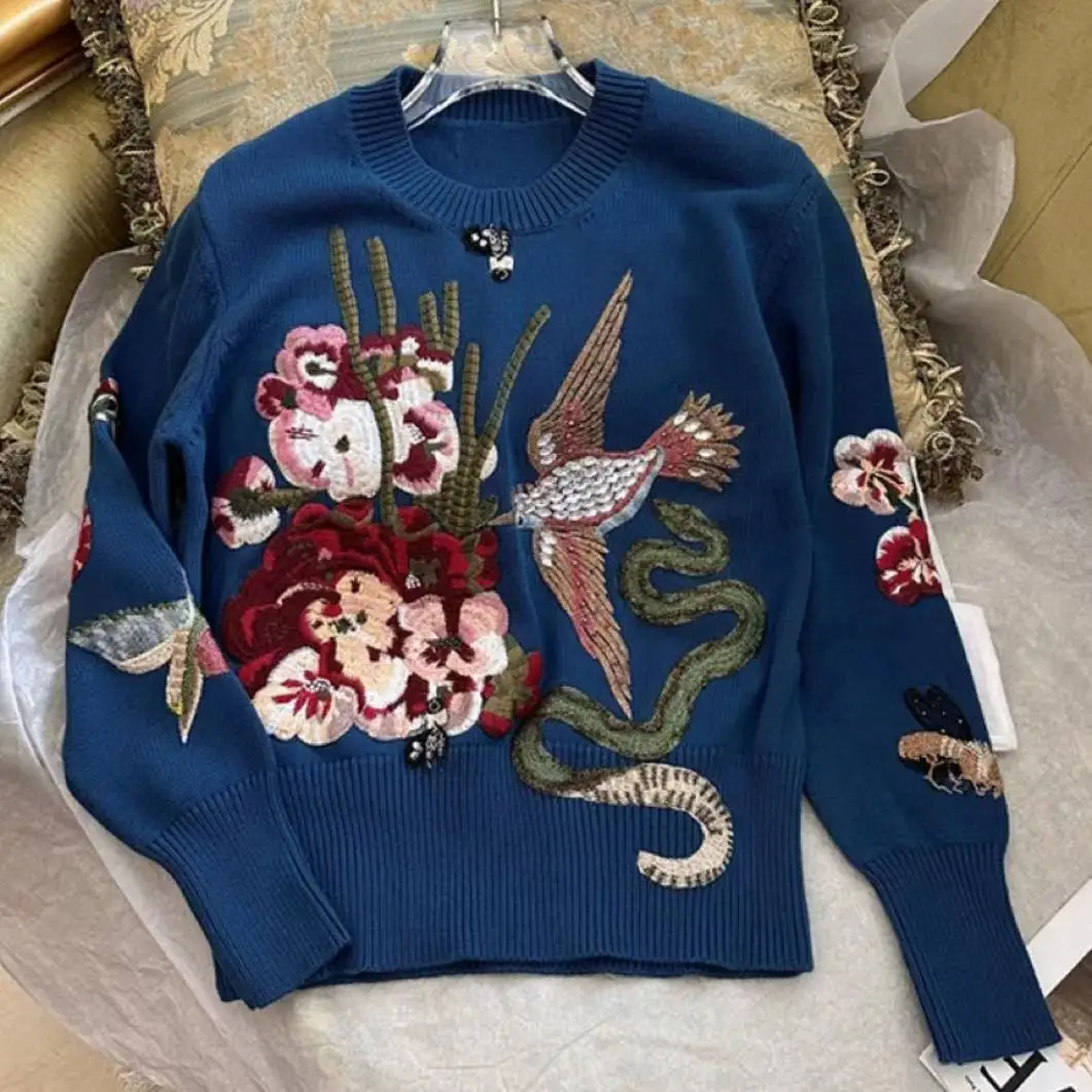 Fall Winter 2023 Luxury Style Embroidery Warm Sweater Women's Vintage Style Nail Beaded Diamond Round Neck Wool Knit Pullover
Fall Winter 2023 Luxury Style Embroidery Warm Sweater Women's Vintage Style Nail Beaded Diamond Round Neck Wool Knit Pullover