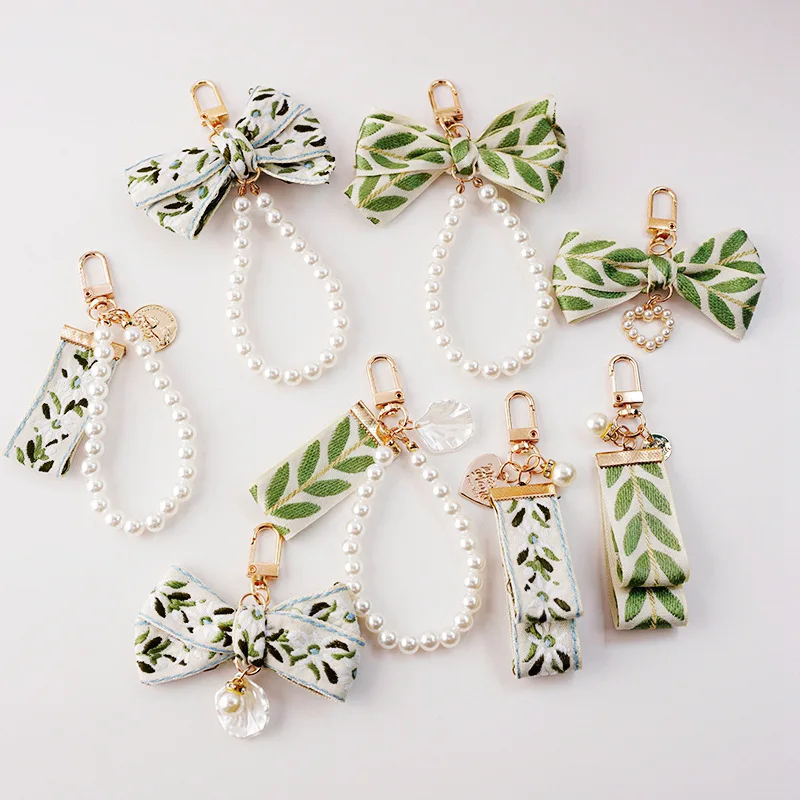 

Key Chain For Women Green Leaves Plants Keyring Pearl Shell Pendant Wrist Keychain Phones Bag Pendant Key Holder Decor Jewelry