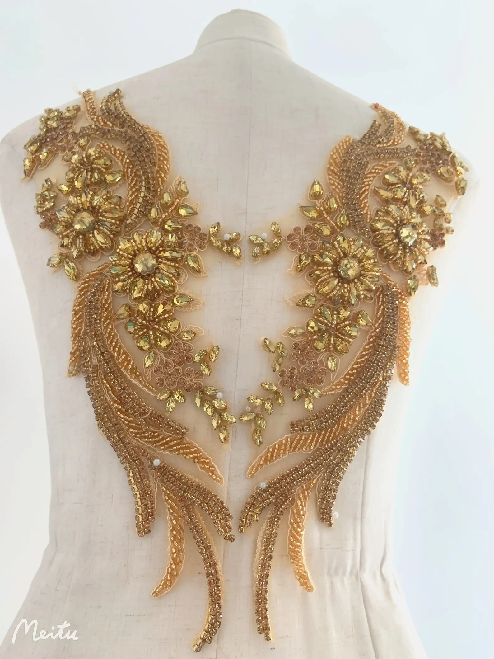Gold Crystal Florals Applique Bead Rhinestone Patch for Wedding Dress,Ball Gown,Dance Sewing,2022 New Arrival
Gold Crystal Florals Applique Bead Rhinestone Patch for Wedding Dress,Ball Gown,Dance Sewing,2022 New Arrival