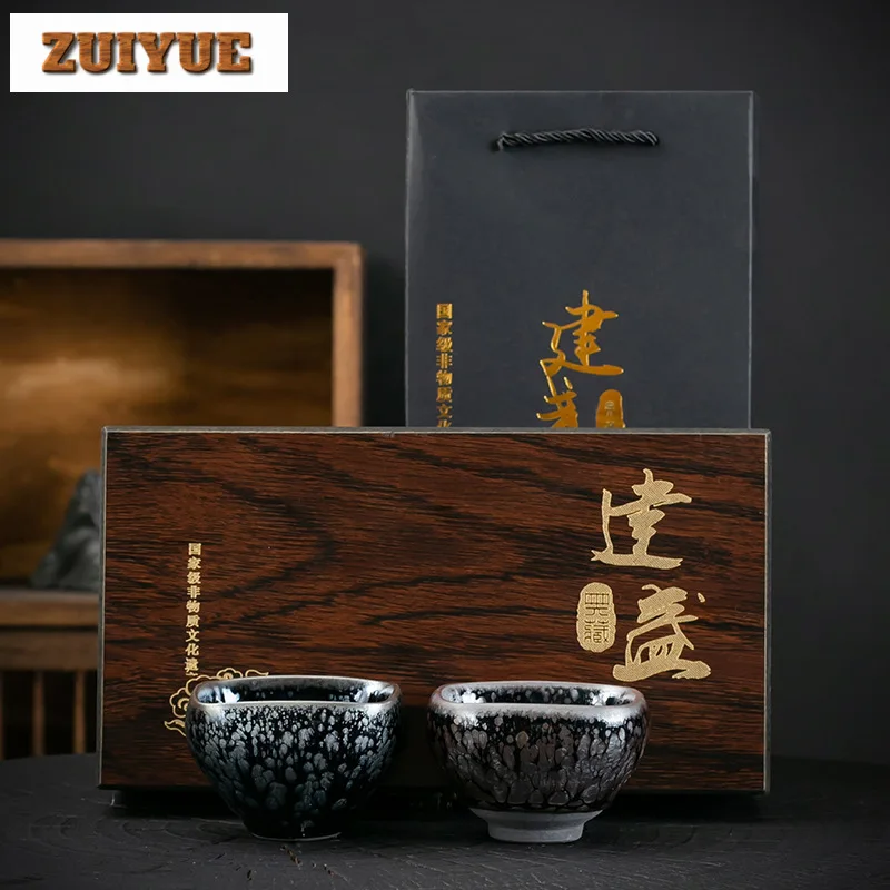 2 шт./компл. подлинный Железный корпус Jianyang Jianzhan чайная чашка ручной работы Tianmu масляная чайная чаша прядь Jianzhan деревянная подарочная коробка
2 шт./компл. подлинный Железный корпус Jianyang Jianzhan чайная чашка ручной работы Tianmu масляная чайная чаша прядь Jianzhan деревянная подарочная коробка