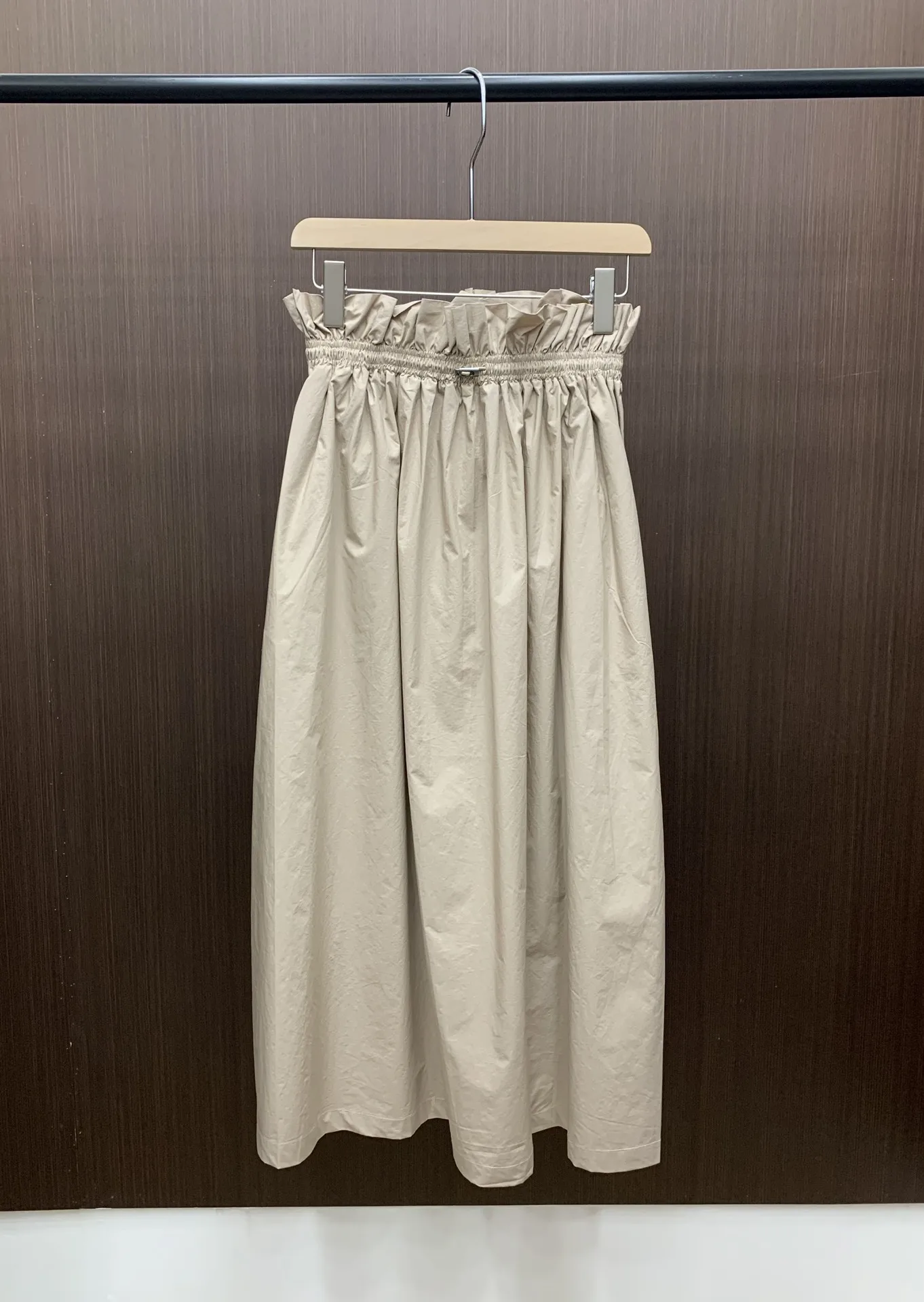 24 Spring/Summer B//C New Women's Casual Temperament Half Skirt Elastic Waist Pod Design Half Skirt
24 Spring/Summer B//C New Women's Casual Temperament Half Skirt Elastic Waist Pod Design Half Skirt