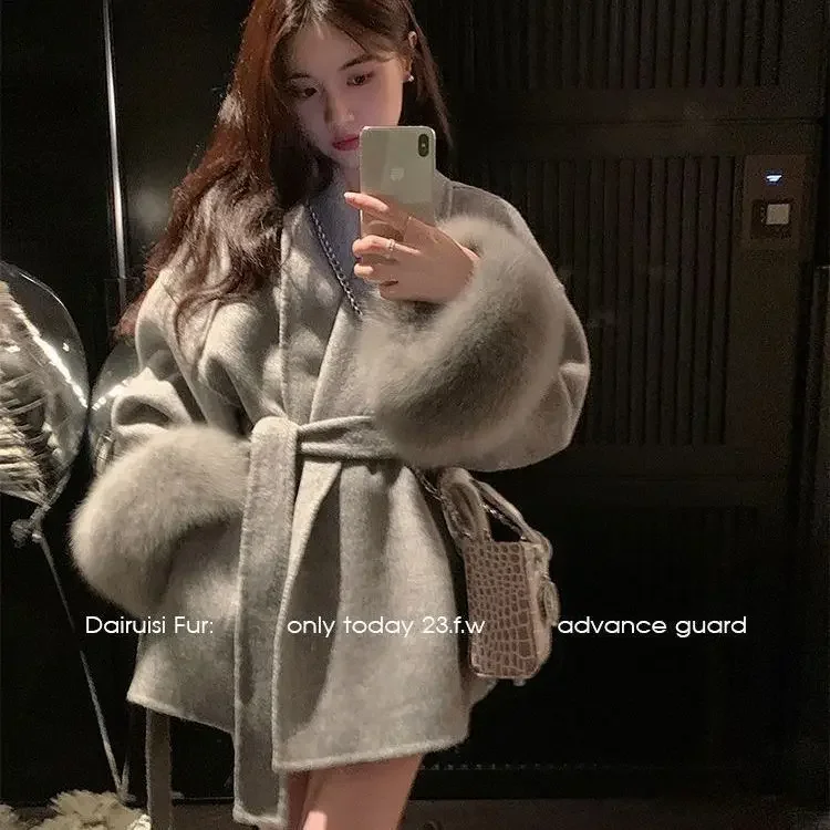 SuperAen 2023 Autumn/Winter New High End Double Sided Wool Belt Coat Women's Wool Coat
SuperAen 2023 Autumn/Winter New High End Double Sided Wool Belt Coat Women's Wool Coat