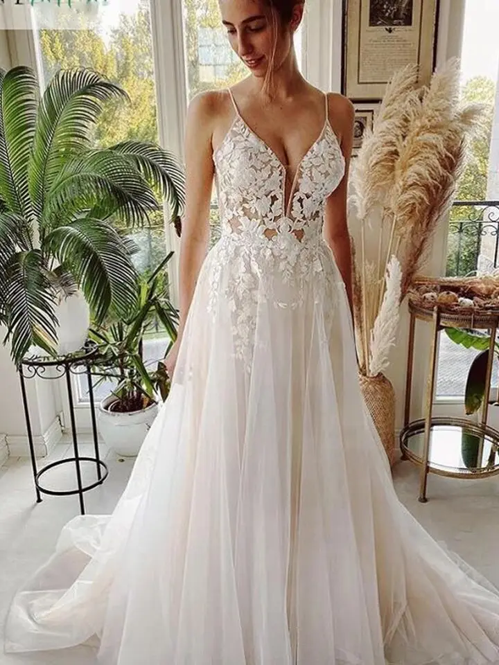 

Sheer Illusion Beach Wedding Dresses 2023 Long Tulle Lace Vintage Bridal Gown A Line Court Train Pluging V-Neck Vestido de Noiva