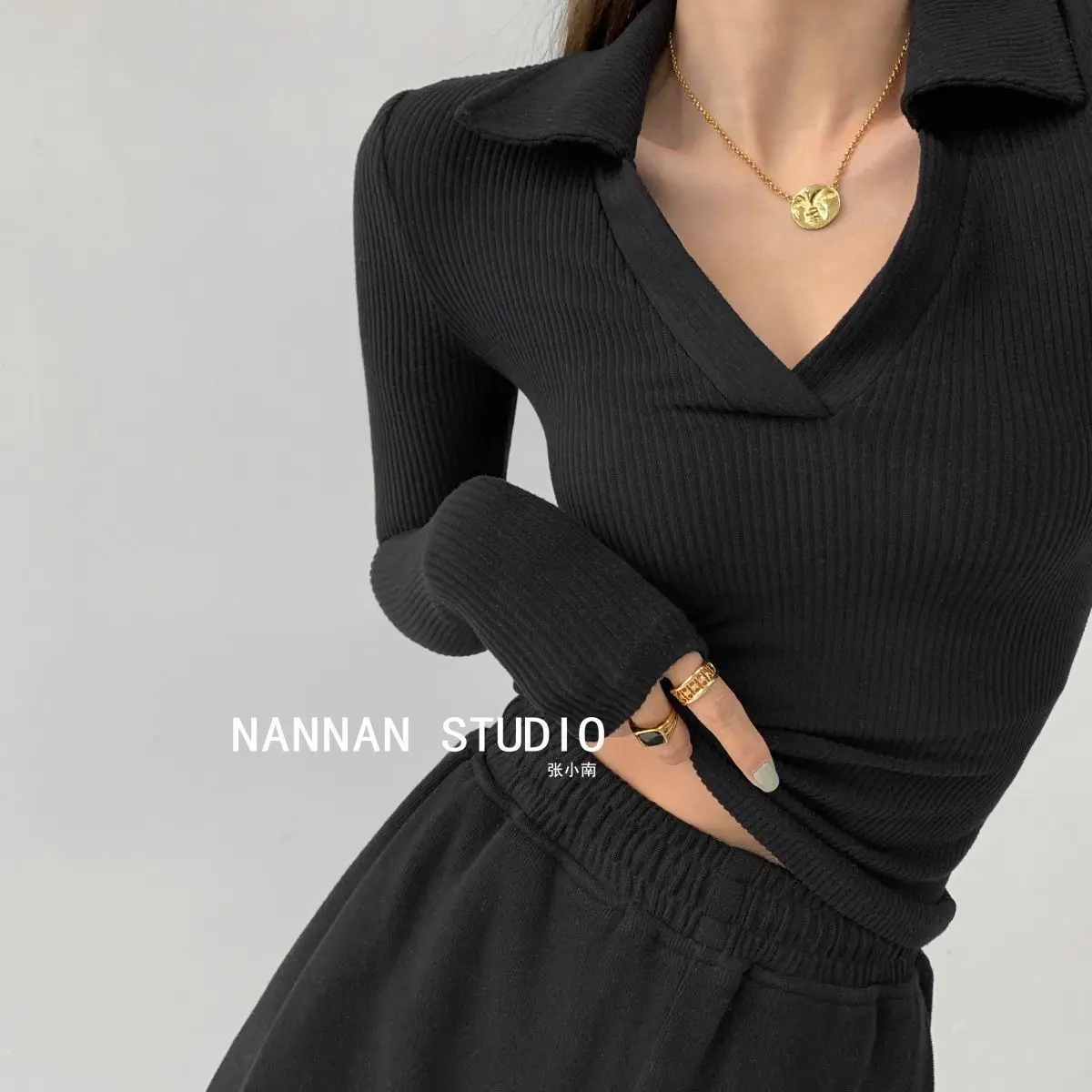 Sexy V-Neck Knitted T-shirt Women's Elastic Slim Sweater Pullover Autumn Fashion Thread Long Sleeve Knitwear Women's Knit Top
Sexy V-Neck Knitted T-shirt Women's Elastic Slim Sweater Pullover Autumn Fashion Thread Long Sleeve Knitwear Women's Knit Top