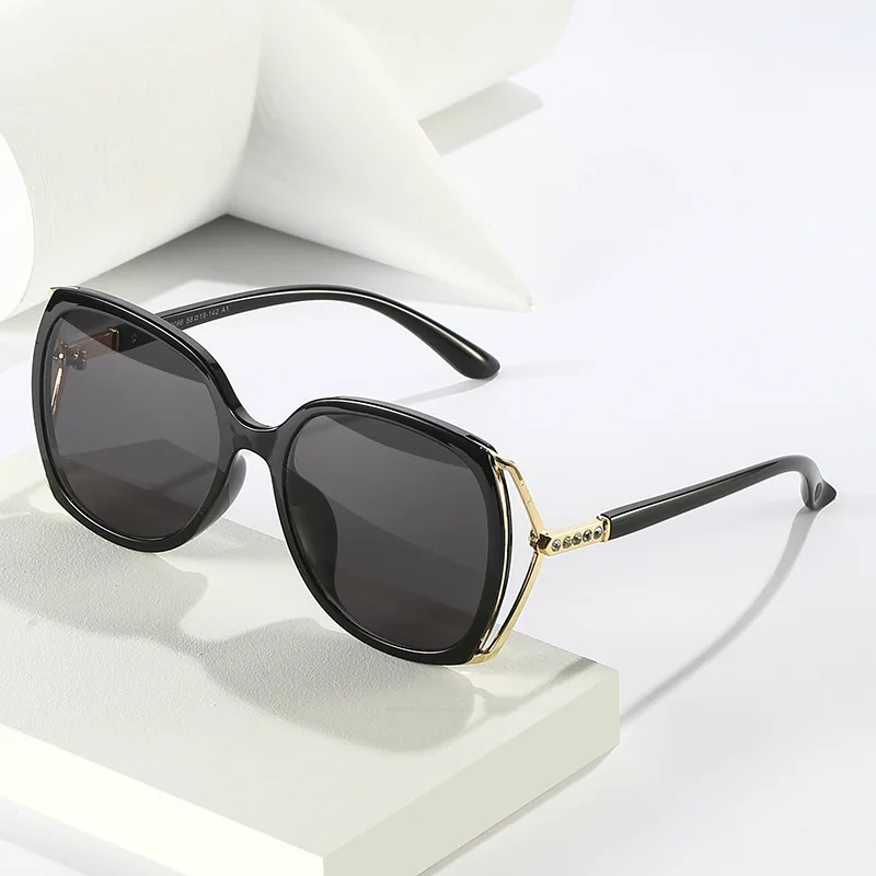 New Large Frame Fashion Style Sunglasses Personalized Glasses UV400 INS Eyeglass for Women Men Brand Design Eyewear Accessories
New Large Frame Fashion Style Sunglasses Personalized Glasses UV400 INS Eyeglass for Women Men Brand Design Eyewear Accessories