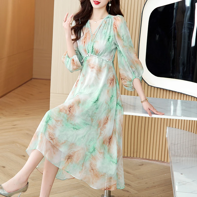 2023 New Fashion Silk Printed Dress Women's Summer Versatile V-neck Loose Fit Leisure Holiday Party Beach Style Dress Vestidos
2023 New Fashion Silk Printed Dress Women's Summer Versatile V-neck Loose Fit Leisure Holiday Party Beach Style Dress Vestidos