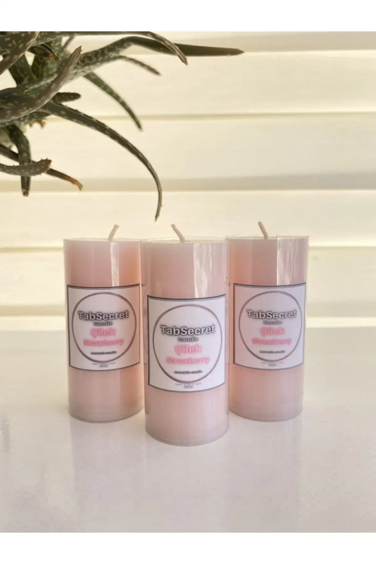 Miniature Series / Strawberry Flavored Candle Set of 3 (3.5 X 8 Cm) Home Decoration, You Can Gift
Miniature Series / Strawberry Flavored Candle Set of 3 (3.5 X 8 Cm) Home Decoration, You Can Gift