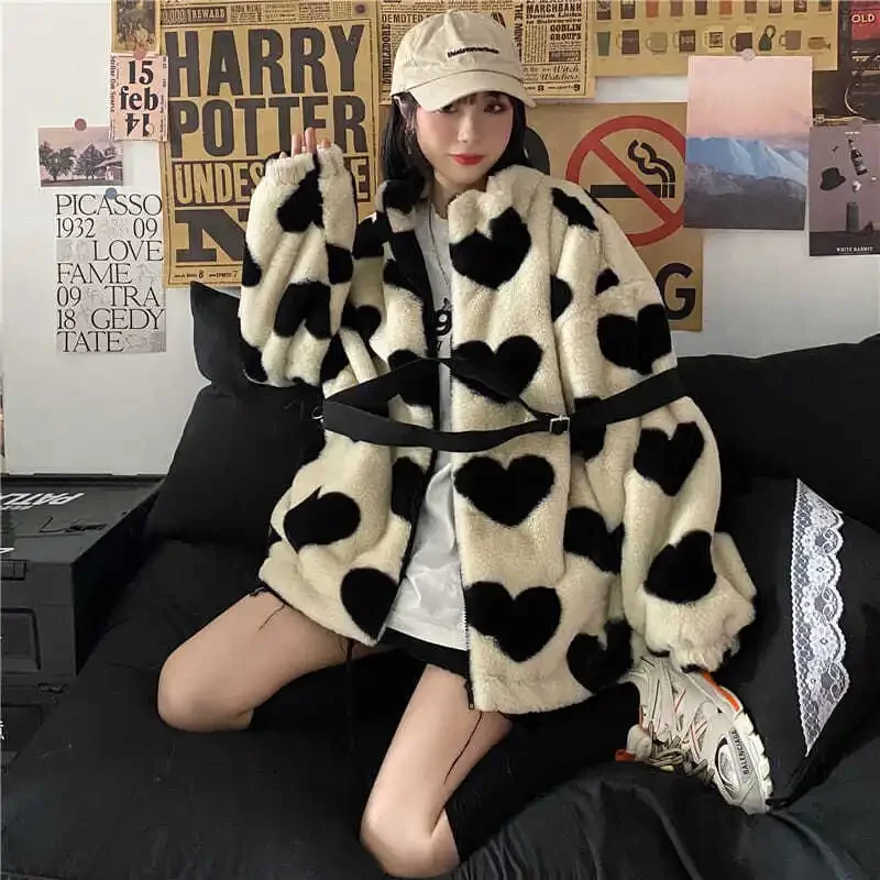 Sweet Loose Heart Pattern Warm Parka Women Casual Fashion Lamb Fluffy Gothic Faux Fur Coats Parkas Autumn Winter Thick Jacket
Sweet Loose Heart Pattern Warm Parka Women Casual Fashion Lamb Fluffy Gothic Faux Fur Coats Parkas Autumn Winter Thick Jacket