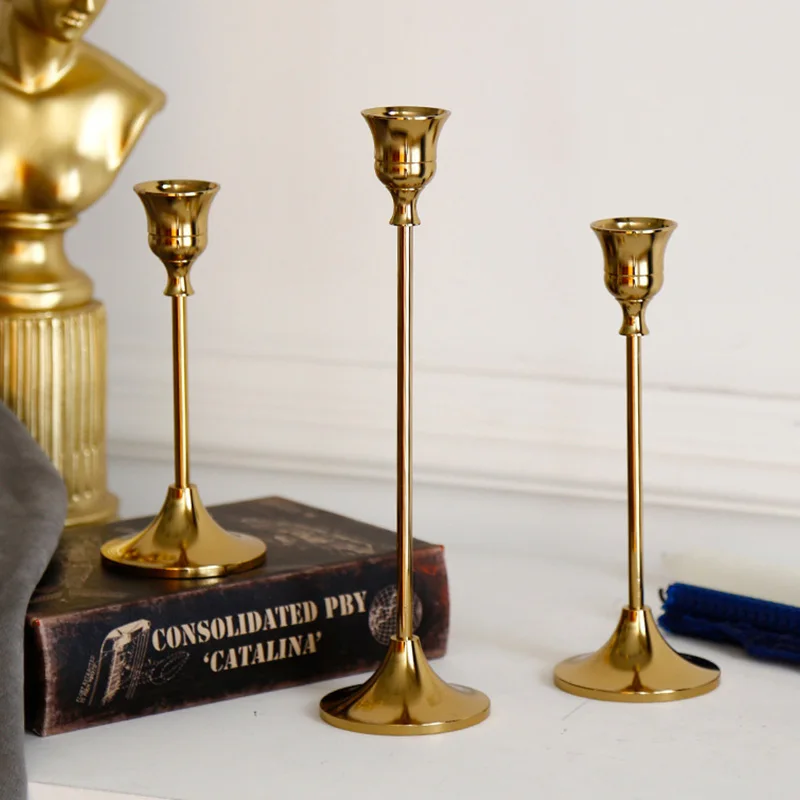 European Style Candlestick Gold Candle Holders Wedding Party Vintage Metal Candlestick Home Decor Christmas Candle Holders
European Style Candlestick Gold Candle Holders Wedding Party Vintage Metal Candlestick Home Decor Christmas Candle Holders