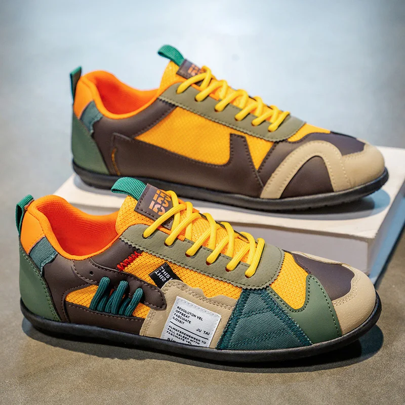 أحذية رجالية عصرية وقابلة للتنفس، أحذية كاجوال، أحذية رجالية على طراز الشارع. أحذية رجالية عصرية وقابلة للتنفس، أحذية كاجوال، أحذية رجالية على طراز الشارع.