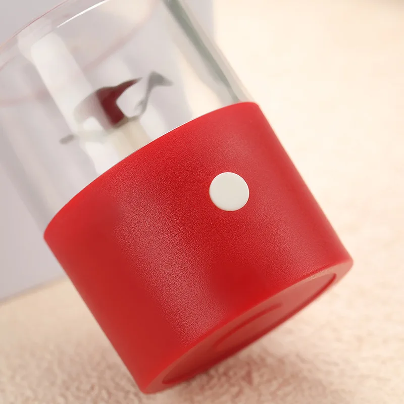 New Mini Electric USB Plastic Multi color Portable Home Grinder Pepper Leaf Spice Grinder Kitchen Accessories Grinder
New Mini Electric USB Plastic Multi color Portable Home Grinder Pepper Leaf Spice Grinder Kitchen Accessories Grinder