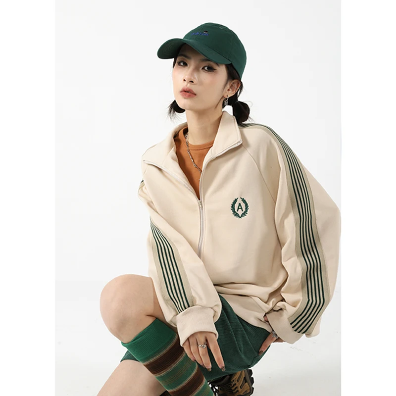 Winter Women Apricot Stripe Cardigan Outwear Sweatshirt Embroidery Korean Fashion Hip Hop Leisure Loose Long Sleeves Coat Tops
Winter Women Apricot Stripe Cardigan Outwear Sweatshirt Embroidery Korean Fashion Hip Hop Leisure Loose Long Sleeves Coat Tops