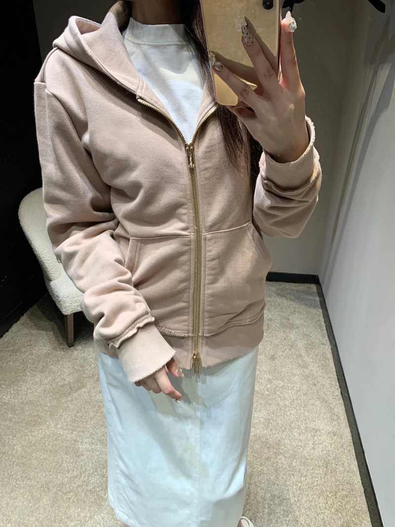 Sports style women's hoodie, fashionable trend, distressed fur edge long sleeved pocket hooded sweater, single wear jacket
Sports style women's hoodie, fashionable trend, distressed fur edge long sleeved pocket hooded sweater, single wear jacket