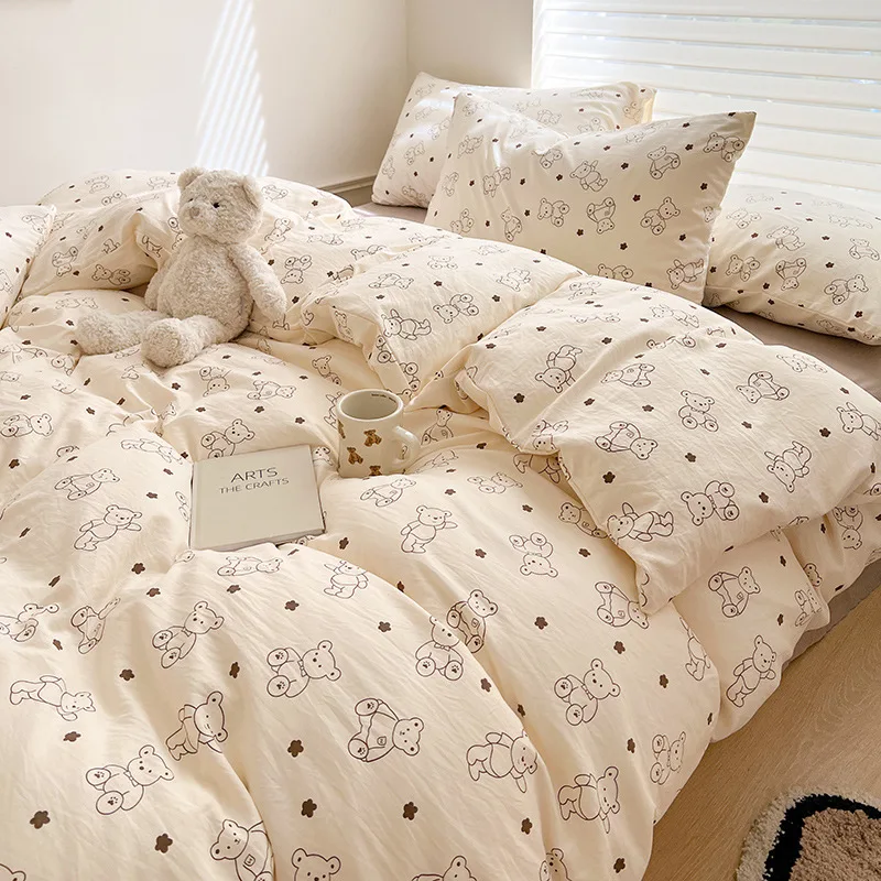 Class A Double Layer Yarn Four Piece Bedding Set Cartoon Cute Bed Sheet Quilt Set Fitted Sheet Cotton Linen Four Piece Set
Class A Double Layer Yarn Four Piece Bedding Set Cartoon Cute Bed Sheet Quilt Set Fitted Sheet Cotton Linen Four Piece Set