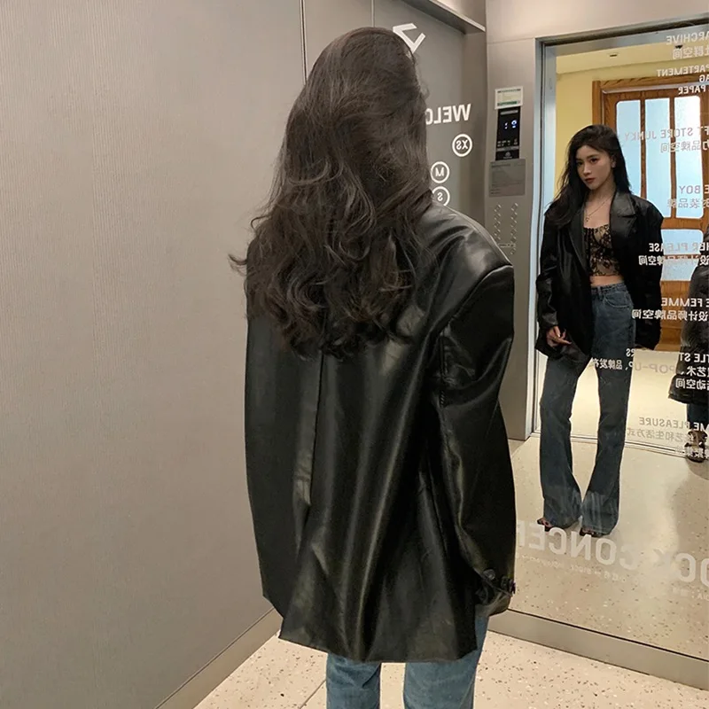 Women's Black Suit PU Leather Jacket 2023 Autumn and Winter New High-grade Sense Fried Street Loose Casual Lady Coat Suit Top
Women's Black Suit PU Leather Jacket 2023 Autumn and Winter New High-grade Sense Fried Street Loose Casual Lady Coat Suit Top