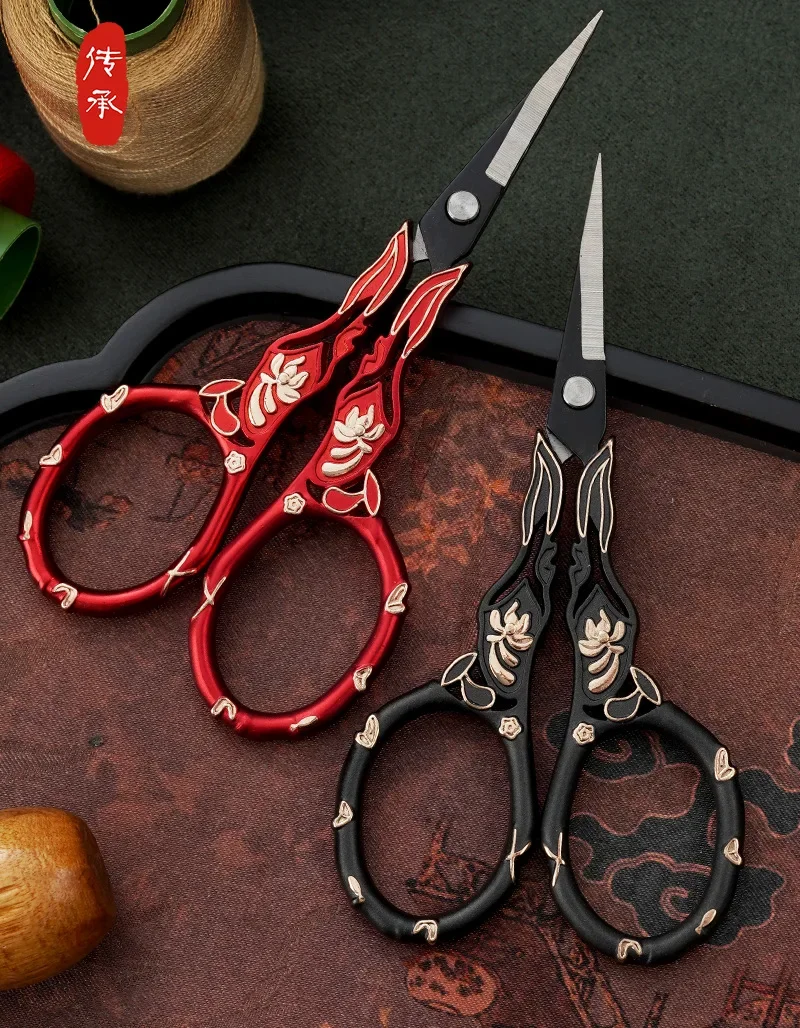 /Tailor's scissors for cross-stitch, thread trimmer, tea bag cutter, tea leaf snips, lace scissors, and small hand scissors /Tailor's scissors for cross-stitch, thread trimmer, tea bag cutter, tea leaf snips, lace scissors, and small hand scissors