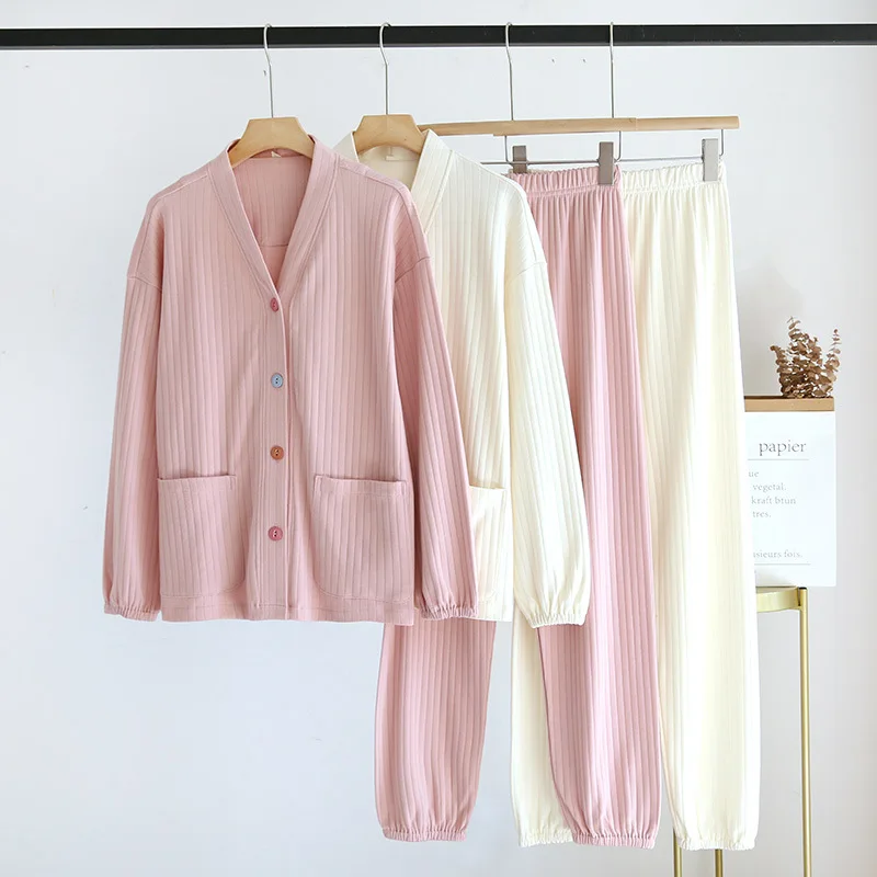 QSROCIO Women's Pit Stripe Cotton Pajamas Comfortable Long-sleeved V-neck Spring Autumn Loose Solid Color Cardigan Homewear Suit
QSROCIO Women's Pit Stripe Cotton Pajamas Comfortable Long-sleeved V-neck Spring Autumn Loose Solid Color Cardigan Homewear Suit