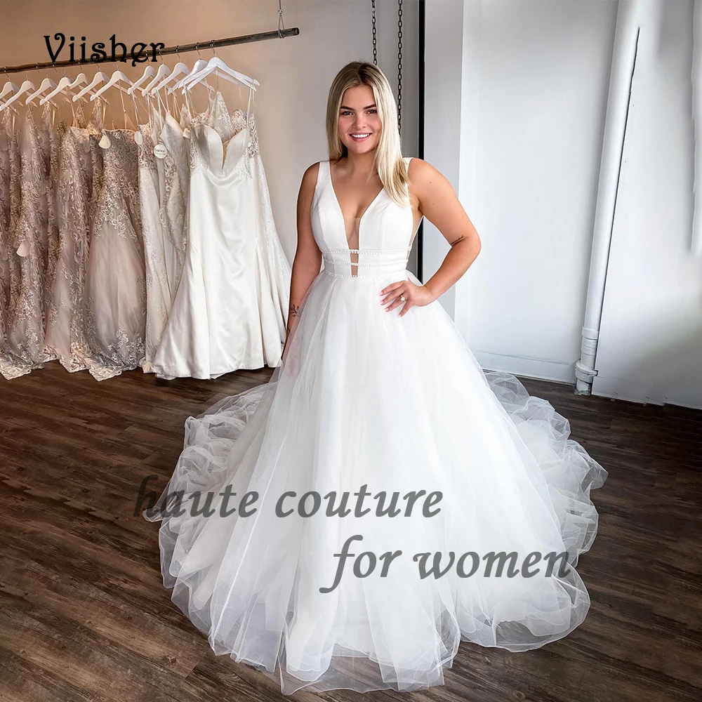 White Tulle A Line Wedding Dresses for Bride Sleeveless V Neck Ball Gown Bride Dress with Train Princess Wedding Gowns
White Tulle A Line Wedding Dresses for Bride Sleeveless V Neck Ball Gown Bride Dress with Train Princess Wedding Gowns