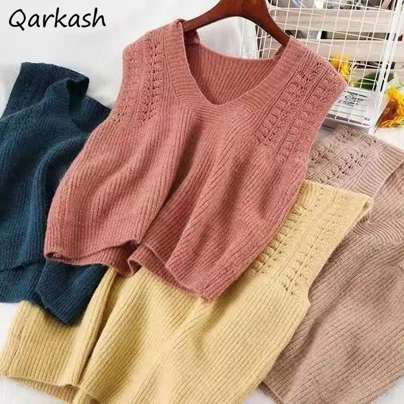 

Sweater Vests Women V-neck Fashion Korean Style Retro Knitted Pure Femme Fit Sleeveless Preppy Charm Chic Soft Popular Daily Ins