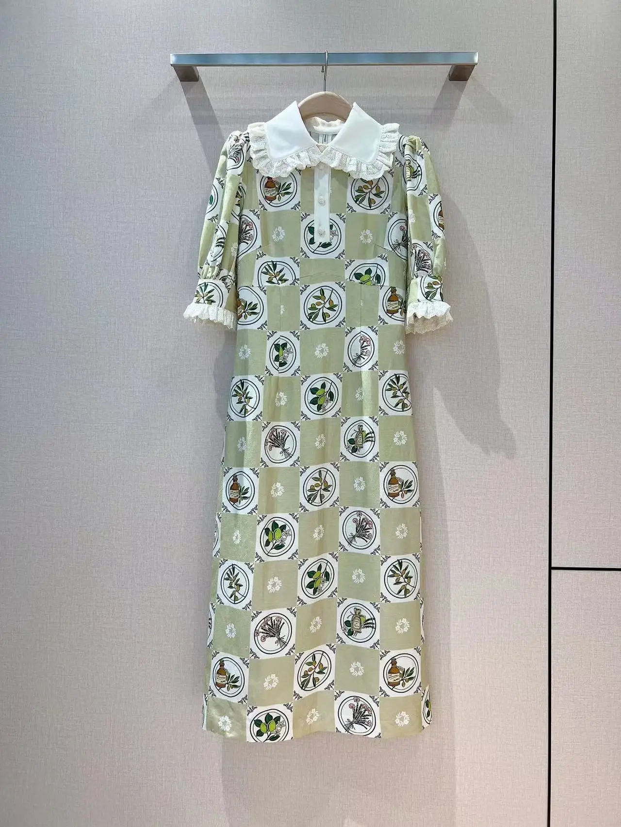 Fashion Runway 2022 Summer Long Dress Women Flowers Print Peter pan Collar Short Sleeves Elegant Party Top Dress
Fashion Runway 2022 Summer Long Dress Women Flowers Print Peter pan Collar Short Sleeves Elegant Party Top Dress