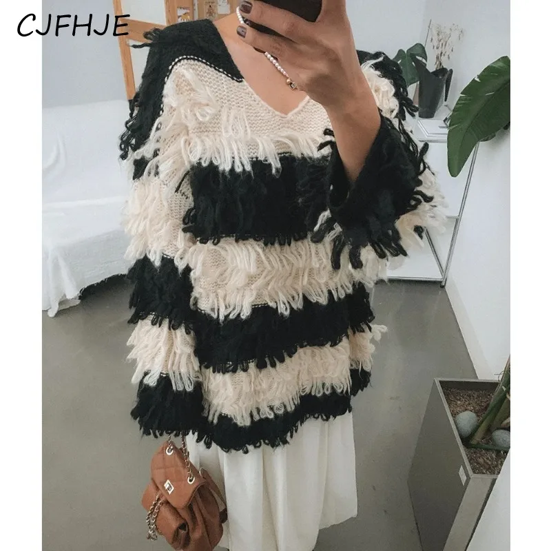 CJFHJE V-Neck Tassel Fur Edge Loose Casual Striped Knitted Sweater Women Spring Retro Korean Classic Women Long Sleeved Sweater
CJFHJE V-Neck Tassel Fur Edge Loose Casual Striped Knitted Sweater Women Spring Retro Korean Classic Women Long Sleeved Sweater
