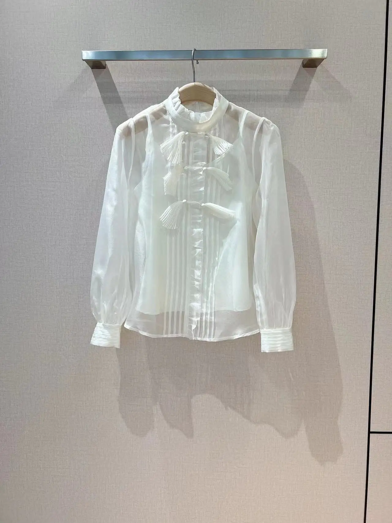 Fyion High Quality Women's Top Fashion Runway Solid White Blouse Long Sleeves Vacation Spring Summer 2022 New Blouse
Fyion High Quality Women's Top Fashion Runway Solid White Blouse Long Sleeves Vacation Spring Summer 2022 New Blouse